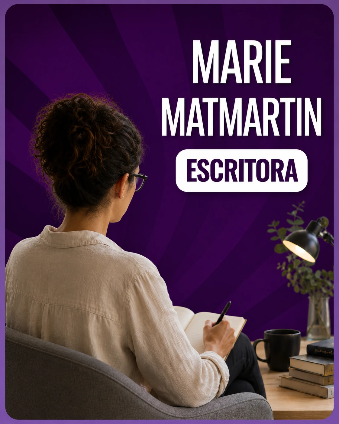 Marie Matmartin, escritora colombiana, escribiendo en un cuaderno